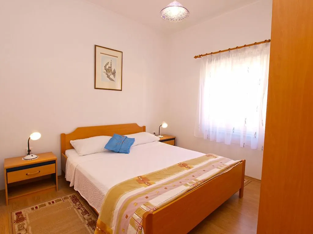 Apartments Stana 1020 Fazana