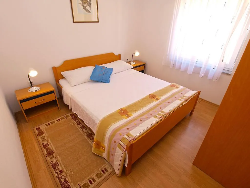 Apartments Stana 1020 Fazana