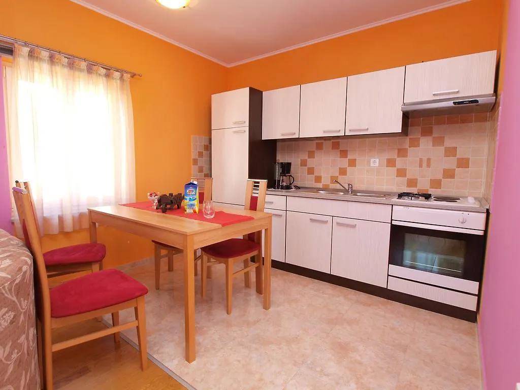 Apartments Stana 1020 Fazana