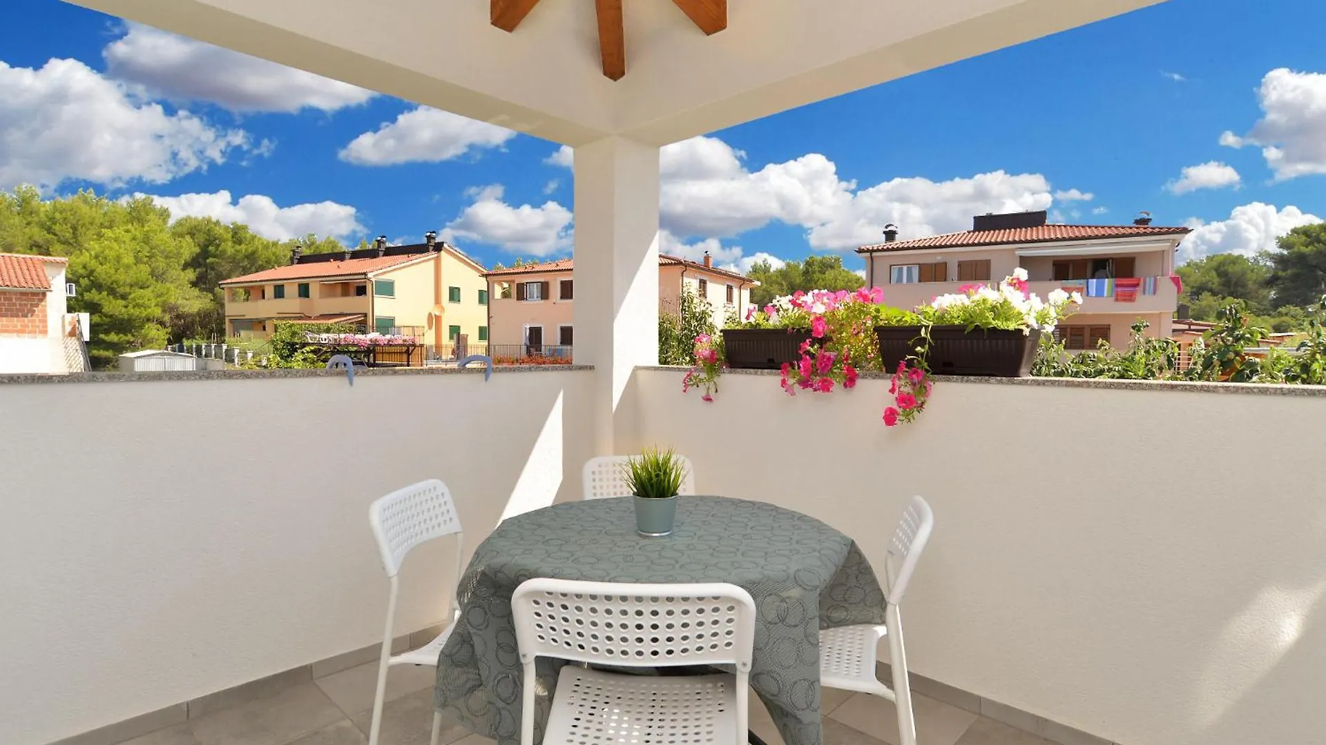 Apartments Stana 1020 Fazana Croatia